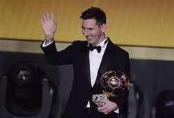 Vừa giành QBV, Messi đã "khoe hàng"