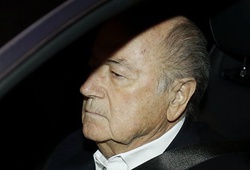 Bị cấm 8 năm, Sepp Blatter mất ghế Chủ tịch FIFA