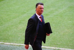 Van Gaal hai lần nộp đơn từ chức ở M.U