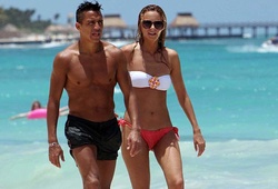 Sanchez cùng bồ có kỳ nghỉ lãng mạn ở Cancun