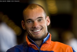 Wesley Sneijder giải cứu bé gái