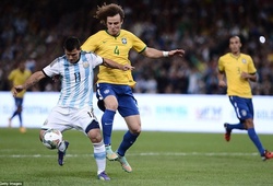 Bản tin sáng ngày 12/10: Messi &#8220;chân gỗ&#8221;, Argentina nhận thất bại trước Brazil, Ba Lan giành thắng lợi lịch sử trước Đức