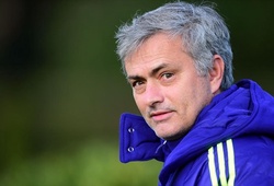 Chelsea muốn “trói chân” Mourinho