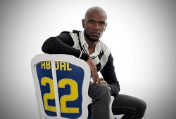 Eric Abidal: “Dani Alves cứ đòi hiến gan cho tôi”