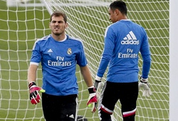 Iker Casillas cô lập Keylor Navas trên sân tập