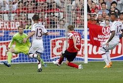 Freiburg 2-1 Bayern Munich: Nhà vua hào phóng