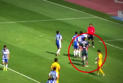 ‘Đại xảo’ của thủ môn giúp đội nhà thoát thua trên chấm penalty