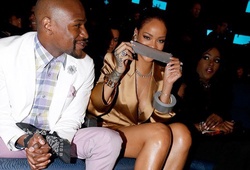 Mayweather bị Rihanna “khóa miệng”