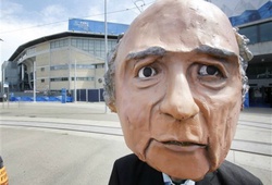 Chủ tịch FIFA Sepp Blatter dính vào rắc rối mới