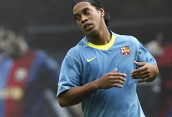 Ronaldinho: Không yêu tiền, chỉ yêu&#8230; Eto’o