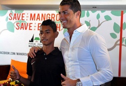 Cậu bé được Ronaldo cưu mang ký hợp đồng với Sporting Lisbon