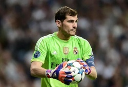 Iker Casillas, vị thánh ra đi trong nước mắt