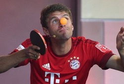 Muller, Lahm giao lưu bóng bàn với các nhà vô địch thế giới