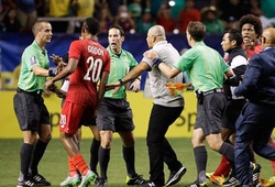 Pha bóng gây tranh cãi khiến các cầu thủ Panama bỏ trận đấu