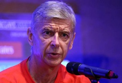 Wenger chê bai chính sách chuyển nhượng của M.U