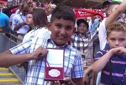 Mourinho tung huy chương cho fan Arsenal