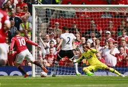 Man Utd 1-0 Tottenham: Không hay nhưng lại may