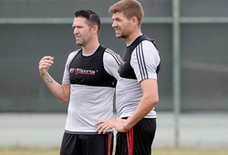 Robbie Keane đọ tài chuyền dài cùng Gerrard và cái kết bất ngờ