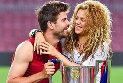 Shakira bị chồng đá bóng vào chỗ hiểm