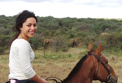 Nữ bác sĩ Eva Carneiro : Bỏ Chelsea, đi vào “Ngôi nhà chung”