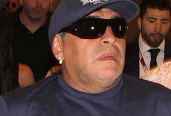 Maradona sang Mỹ kiện vợ cũ