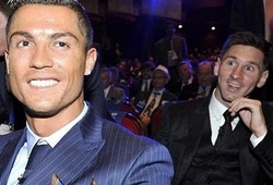 Góc quay đắt giá bắt cận cảnh Messi cười đểu Ronaldo