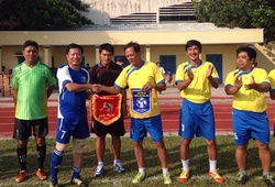 Đội bóng đá Cựu sinh viên TP.HCM đến với người nghèo Phan Thiết