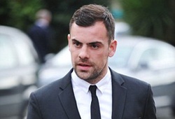 Darron Gibson hầu tòa