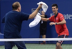 Djokovic phục vụ khán giả đến đêm