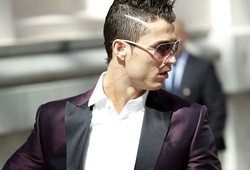 Cristiano Ronaldo: Một lần gõ bàn phím, mua được hai siêu xe