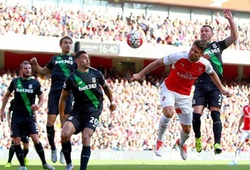 Arsenal 2-0 Stoke City: Giroud ấn định tỉ số, kéo pháo lên ngôi nhì
