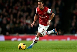 Mesut Oezil sắp được đãi ngộ kỷ lục