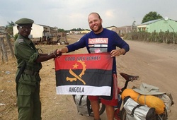 Fan cuồng người Nam Phi: Đạp xe 2 năm, qua 44 nước