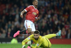 Gary Neville: “Man Utd đang chinh phục Premier League”