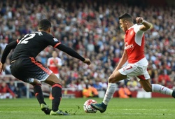 Arsenal 3-0 Man Utd: Bài toán nâng cao của Van Gaal