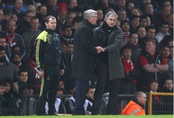 Mourinho: &#8220;Sir Alex Ferguson cố lôi kéo tôi về M.U&#8221;