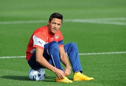 Alexis Sanchez lập siêu phẩm khi khởi động trước trận gặp Watford