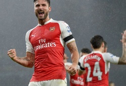 Arsenal 2-1 Everton: Giroud kéo pháo lên đỉnh