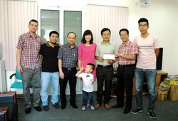 FC Ngôi Sao tặng quà cho Quỹ Trò nghèo vùng cao
