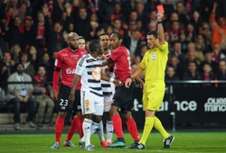 Cả giận mất khôn cầu thủ Ligue 1 lĩnh thẻ đỏ vì hành vi thô bạo