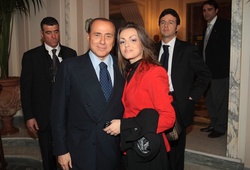 Francesca phủ nhận chia tay ông chủ Milan