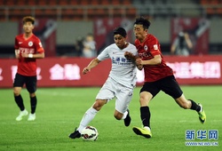 Cầu thủ Trung Quốc thay nhau lập siêu phẩm vào lưới đối phương trong 1 trận đấu