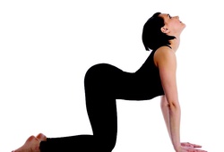 5 thế yoga “detox” cơ thể: Ngồi vặn mình
