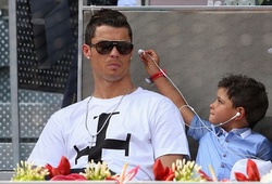 Cristiano Ronaldo: “Con trai tôi không cần mẹ, mình tôi là đủ rồi”