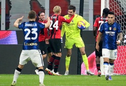 Thủ môn AC Milan lần đầu tiên cản phá được phạt đền ở trận derby