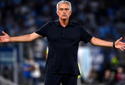 Mourinho buộc tội trọng tài và VAR khi Roma thua trận derby