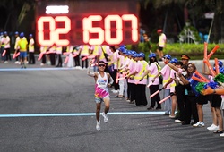 Chàng trai lạc đường rồi mất chức vô địch quốc gia, “chuộc lỗi” tại giải marathon Quy Nhơn 2023