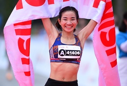 Nguyễn Thị Oanh “quay xe” phút chót, phá sâu kỷ lục cá nhân chạy 42km tại giải marathon Techcombank TPHCM