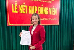 Kỷ lục gia điền kinh Nguyễn Thị Oanh được kết nạp Đảng viên trước SEA Games 31