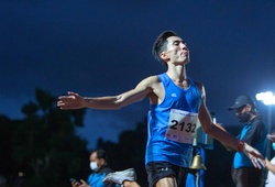 "Vua chạy quốc đảo Sư tử” phá kỷ lục quốc gia, đạt chuẩn marathon SEA Games 31